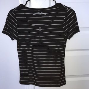 aeropostale t shirt. never been washed or worn